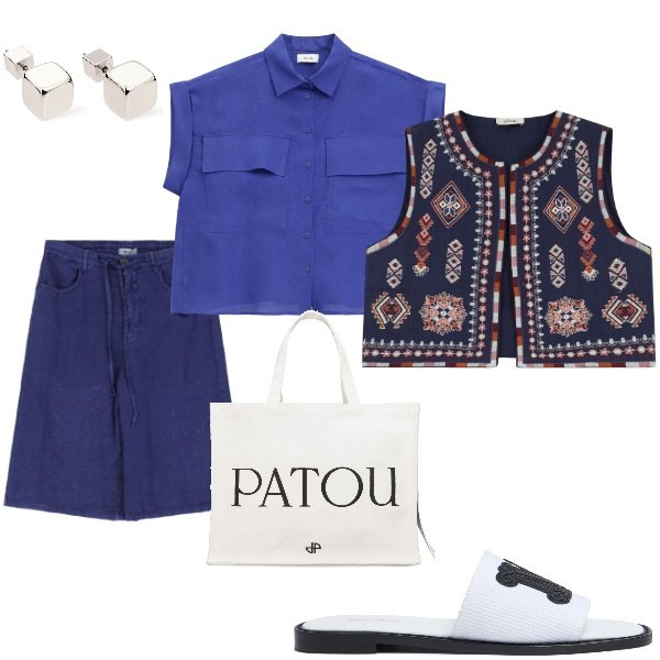 Outfit donna - Le serate di Luglio. Stile Casual per Serata fuori. Abbinamento con shorts, camicie a manica corta, gilet, sandali col tacco, shopping bag, orecchini.