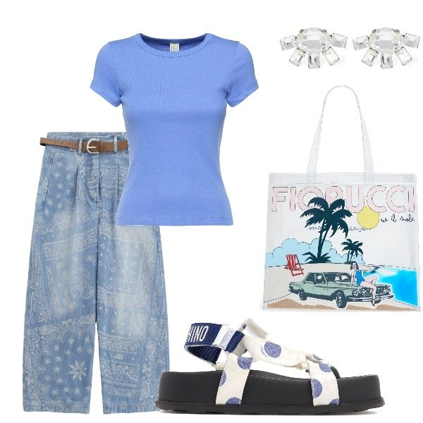 Outfit donna - Outifit di luglio. Stile Casual per Tutti i giorni. Abbinamento con jeans, orecchini, sandali, borse tote, t-shirt.