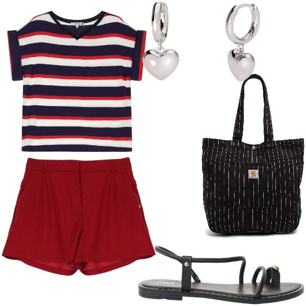 Outfit donna - Outifit di luglio. Stile Casual per Tutti i giorni. Abbinamento con orecchini, shorts, t-shirt, sandali, borse tote.