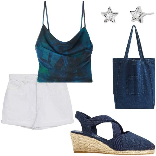 Outfit donna - Outifit di luglio. Stile Casual per Tutti i giorni. Abbinamento con sandali col tacco, shorts, canottiere, shopping bag, orecchini.