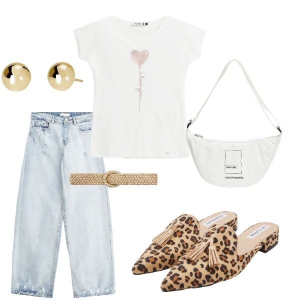 Outfit donna - Outifit di luglio. Stile Casual per Tutti i giorni. Abbinamento con cinture, marsupi, sabot, orecchini, t-shirt, jeans.