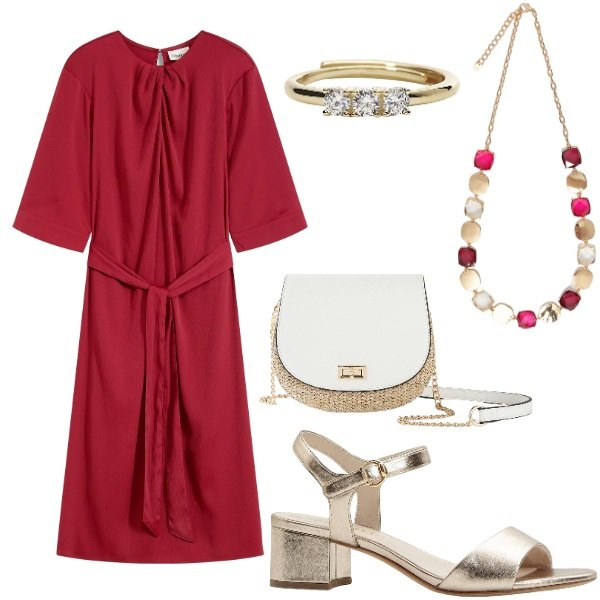 Outfit donna - Le serate di Luglio. Stile Casual per Tutti i giorni. Abbinamento con borse a tracolla, vestiti midi/longuette, sandali col tacco, anelli, collane.
