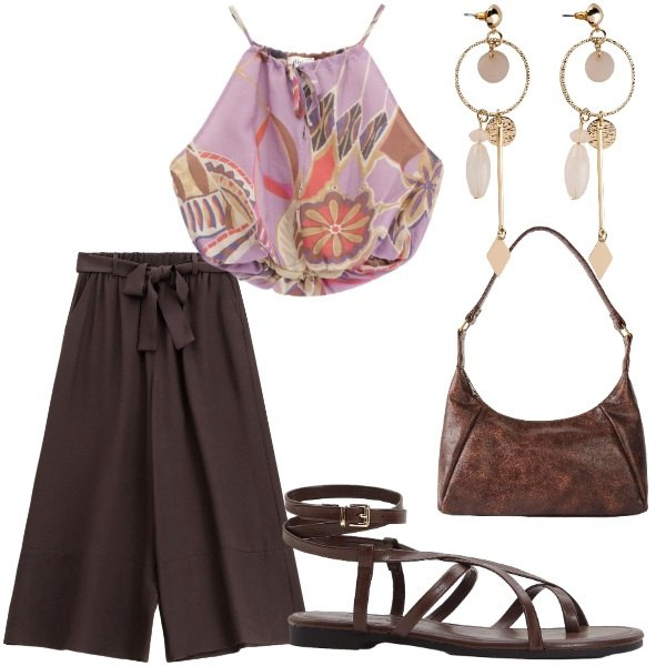 Outfit donna - Le serate di Luglio. Stile Casual chic per Serata fuori. Abbinamento con orecchini, borse a mano, sandali, pantaloni, top.