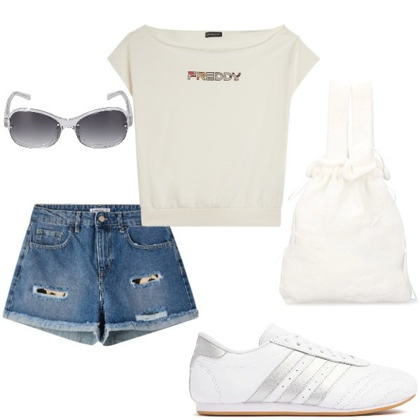 Outfit donna - Outifit di luglio. Stile Casual per Tutti i giorni. Abbinamento con shorts, t-shirt, borse a mano, sneakers, occhiali da sole.
