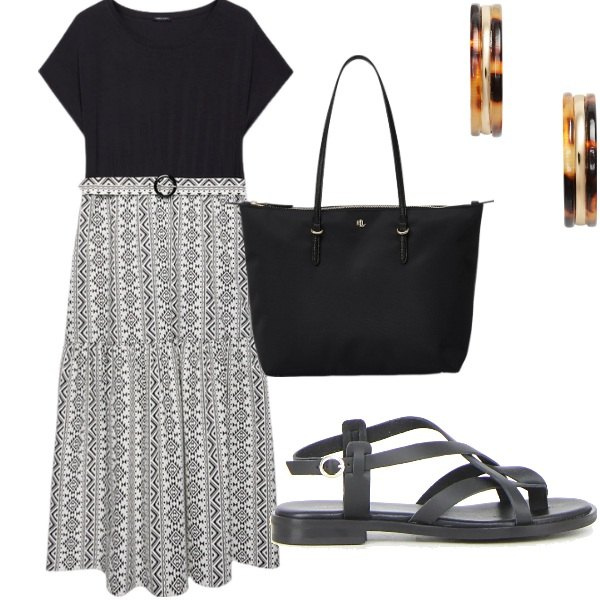 Outfit donna - Di sera ad Agosto. Stile Casual chic per Tutti i giorni. Abbinamento con borse tote, orecchini, vestiti lunghi, sandali.