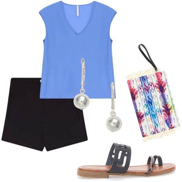 Outfit donna - E siamo in Agosto....... Stile Casual per Tutti i giorni. Abbinamento con shorts, top, orecchini, pochette, sandali.