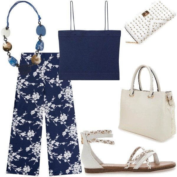 Outfit donna - Di sera ad Agosto. Stile Casual chic per Serata fuori. Abbinamento con pantaloni, canottiere, sandali, portafogli, borse a tracolla, collane.