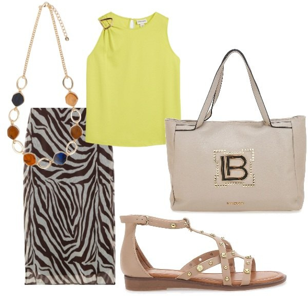 Outfit donna - Di sera ad Agosto. Stile Casual per Tutti i giorni. Abbinamento con top, gonne lunghe, borse a spalla, collane, sandali.