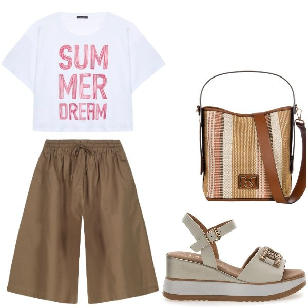 Outfit donna - E siamo in Agosto....... Stile Casual chic per Tutti i giorni. Abbinamento con borse a secchiello, sandali in pelle, bermuda, t-shirt.
