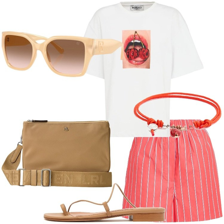 Outfit donna - La t-shirt con la stampa - @nike75. Stile Trendy per Tutti i giorni. Abbinamento con borse a tracolla, occhiali da sole, braccialetti, shorts, sandali in pelle, t-shirt.