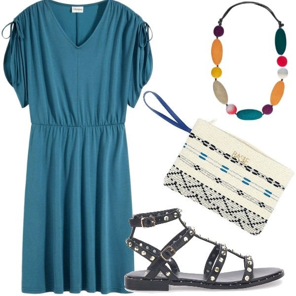 Outfit donna - E siamo in Agosto....... Stile Casual per Tutti i giorni. Abbinamento con vestiti, sandali, collane, pochette.