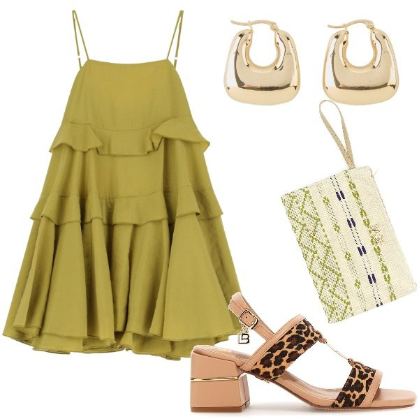 Outfit donna - Ferragosto. Stile Casual chic per Serata fuori. Abbinamento con orecchini, vestiti corti, sandali col tacco, pochette.