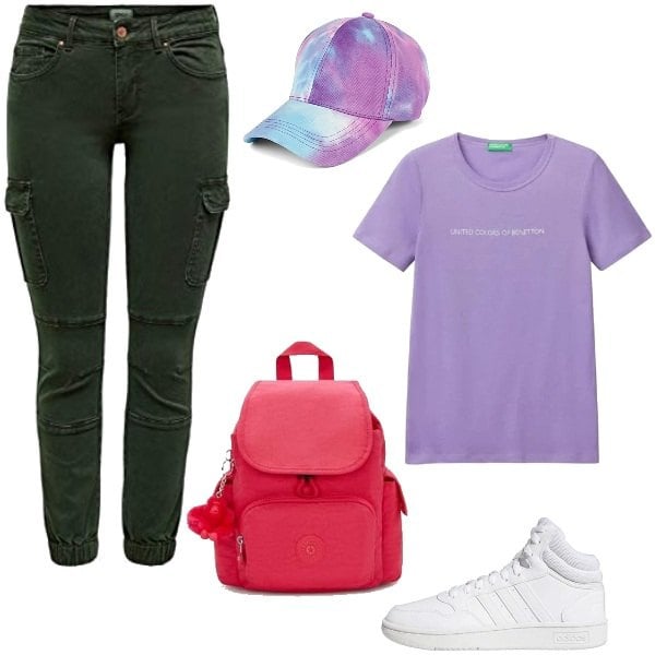 Outfit femme - back to school. Style Urban pour Ecole/Université. Assortir avec sneakers, sacs à dos, pantalon cargo, chemisiers, chapeaux avec visière.