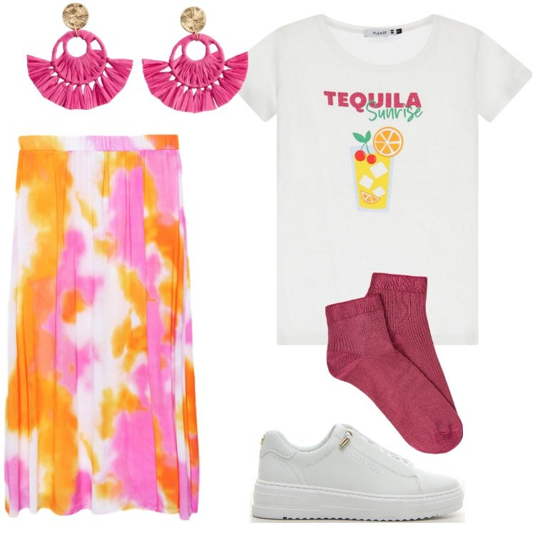 Outfit donna - Ferragosto. Stile Boho per Mare. Abbinamento con orecchini, t-shirt, gonne lunghe, collant, sneakers.