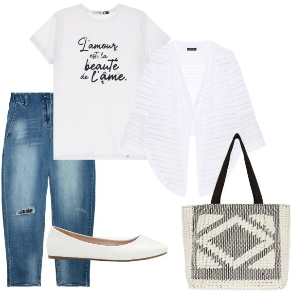 Outfit donna - Arriva Settembre. Stile Casual per Tutti i giorni. Abbinamento con ballerine, t-shirt, bolero, jeans dritti, shopping bag.
