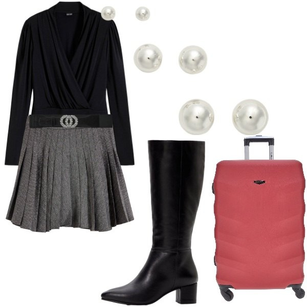 Outfit donna - in viaggio. Stile Casual per Tutti i giorni. Abbinamento con stivali, minigonne, body, cinture, orecchini, valigie.