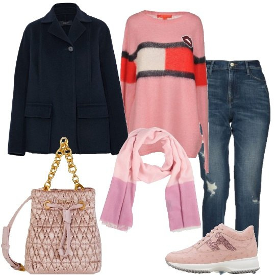 Outfit donna - Il secchiello in velluto. Stile Basic per Tutti i giorni. Abbinamento con pullover senza tasche contrasto lavorato a maglia collo tondo a maniche lunghe in mohair, jeans, cappotto 90% lana, stola fantasia con frange, scarpe stringate con strass animalier, borsa a mano mini rosa.