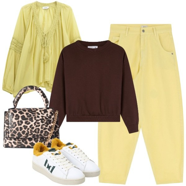 Outfit donna - Una felpa a settembre. Stile Casual chic per Tutti i giorni. Abbinamento con borse a tracolla, felpe, sneakers, jeans, camicie.