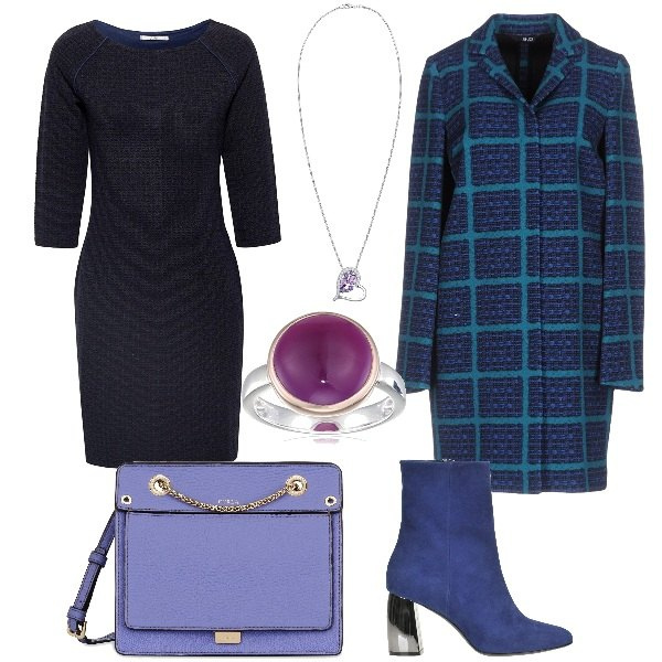 Outfit donna - Trendy sempre. Stile Trendy per Tutti i giorni. Abbinamento con soprabito fantasia multicolore collo con revers a maniche lunghe interno sfoderato crêpe, vestito navy, stivali, anello argento, borsa a tracolla mini, collana.