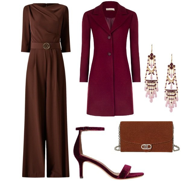 Outfit donna - Burgundy elegante. Stile Chic per Cerimonia. Abbinamento con tute, cappotti, sandali in pelle, borse a tracolla, orecchini.
