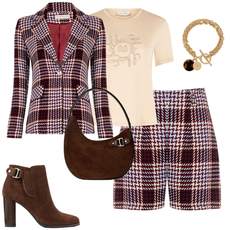 Outfit donna - Fall. Stile Urban per Tutti i giorni. Abbinamento con shorts, blazer, t-shirt, braccialetti con ciondoli, stivaletti, borse a spalla.