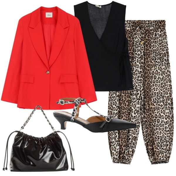 Outfit donna - animalier e rosso. Stile Trendy per Serata fuori. Abbinamento con shopping bag, décolleté, blazer, top, pantaloni.