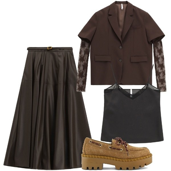 Outfit donna - Gonna e macassini per settembre. Stile Urban per Tutti i giorni. Abbinamento con top, blazer, gonne lunghe, mocassini.