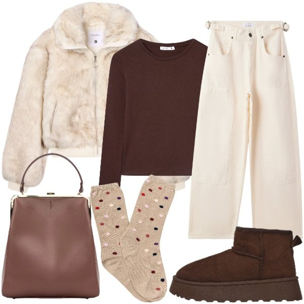 Outfit donna - Cocooning Chic: Saldi e Nuove Tendenze. Stile Casual chic per Tutti i giorni. Abbinamento con pantaloni, t-shirt, stivaletti, ecopellicce, calzini, borse a spalla.