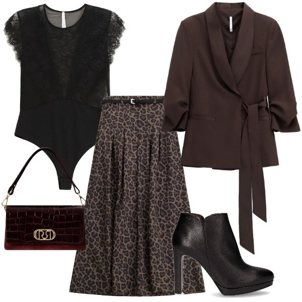 Outfit donna - giacca con fiocco. Stile Romantica per Cerimonia. Abbinamento con borse a mano, blazer, body, pantaloni, stivaletti.