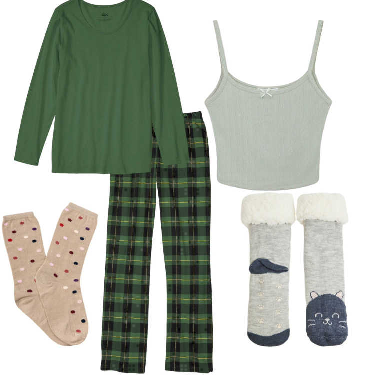 Outfit donna - Total look #2276033. Stile Basic per Tutti i giorni. Abbinamento con pigiama, magliette intime, calzini, calzini.