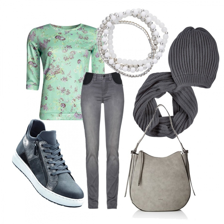 Outfit donna - Urban in toni grigio verde. Stile Urban per Tutti i giorni. Abbinamento con jeans, sneakers effetto metallizzato con lacci grigio, bracciale argento, berretto oversize in in maglia, maglia con scollo aderente verde, shopping bag grigio.