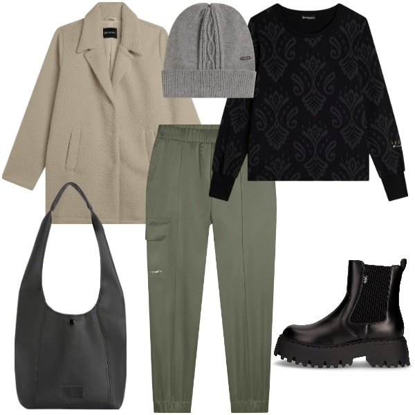 Outfit donna - cargo se piove. Stile Urban per Tutti i giorni. Abbinamento con pantaloni cargo, felpe, cappotti, borse a spalla, berretti, stivaletti chelsea.