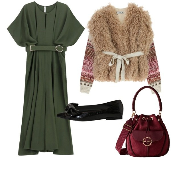 Outfit donna - CArdigam particolare. Stile Trendy per Tutti i giorni. Abbinamento con maglieria, ballerine, vestiti lunghi, borse a secchiello.