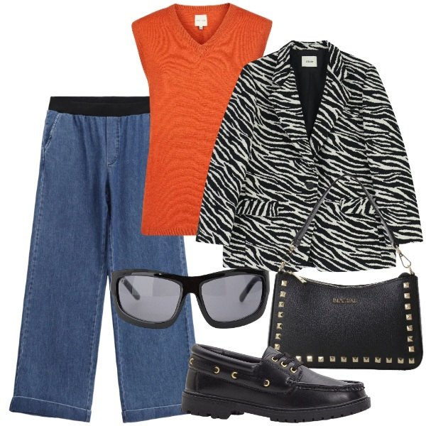 Outfit donna - Saldi minimal. Stile Casual chic per Tutti i giorni. Abbinamento con mocassini, occhiali da sole, pochette, blazer, jeans, maglieria.