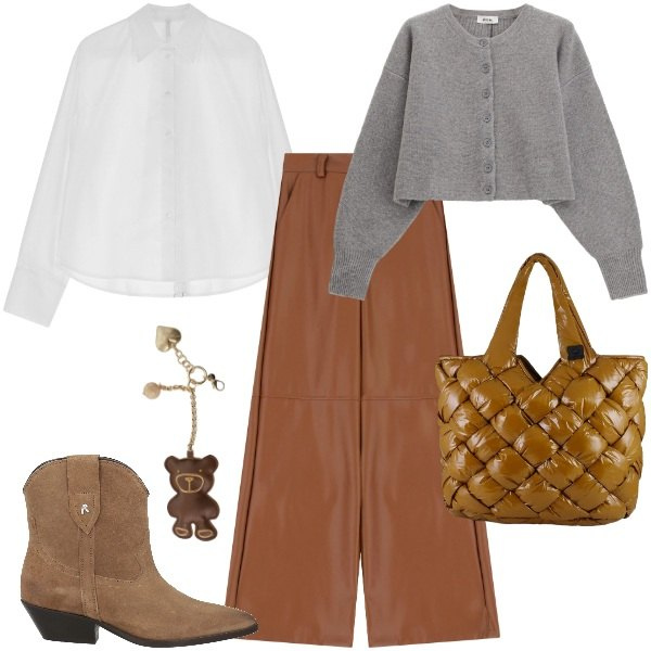 Outfit donna - Chic vibes. Stile Casual chic per Tutti i giorni. Abbinamento con stivaletti texani, camicie, pantaloni a palazzo, cardigans, portachiavi, borse tote.