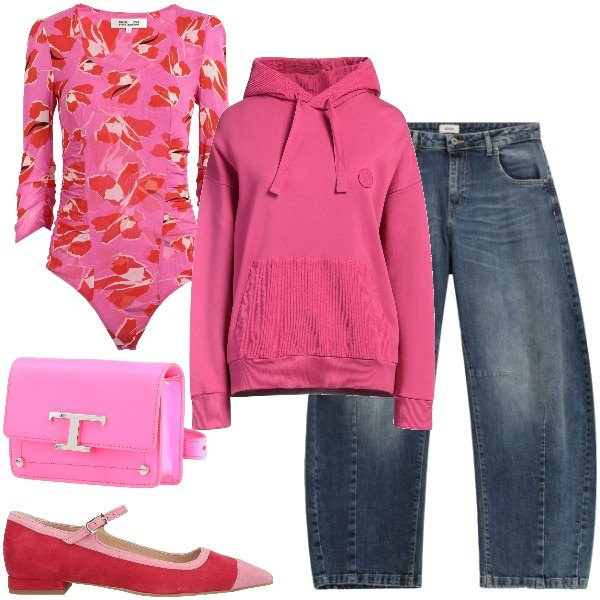 Outfit donna - Effetto primavera. Stile Urban per Tutti i giorni. Abbinamento con ballerine, body, marsupi, felpe con cappuccio, jeans.