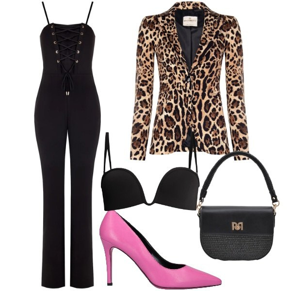 Outfit donna - Serata sexy. Stile Sexy per Serata fuori. Abbinamento con décolleté, blazer, reggiseni, tute, borse a spalla.