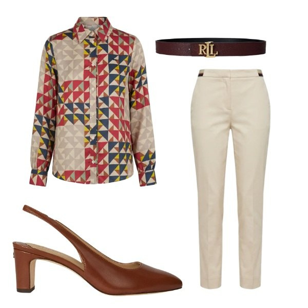 Outfit donna - Blusa stampata. Stile Casual chic per Tutti i giorni. Abbinamento con camicie, pantaloni chino, décolleté, cinture.