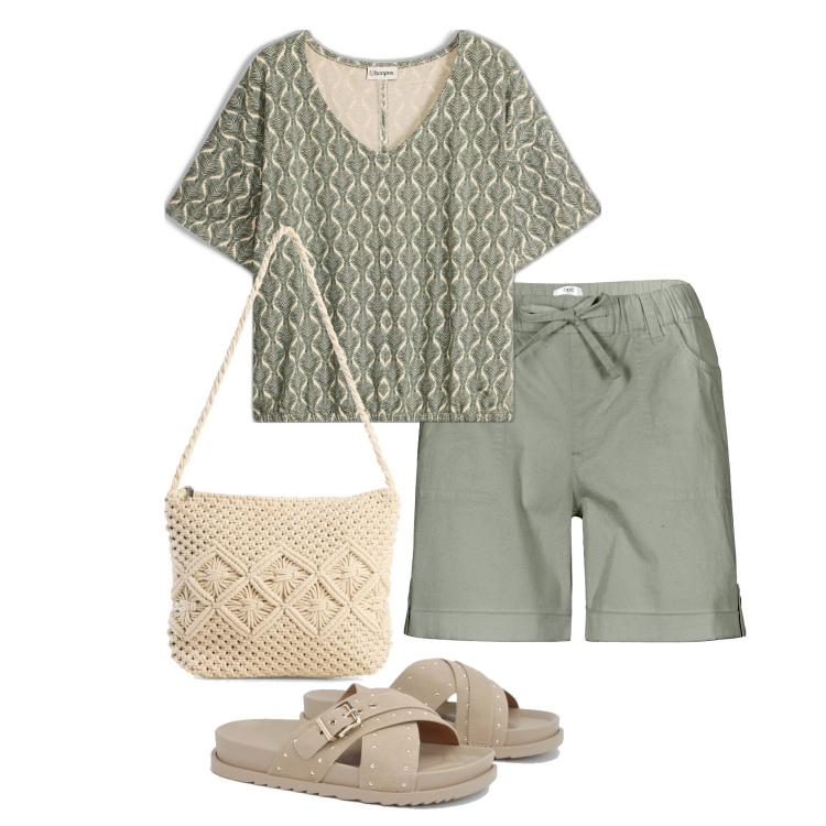 Outfit femme - Casual. Style Casual pour Tous les jours. Assortir avec bermuda, t-shirts, sacs en bandoulière, mules.
