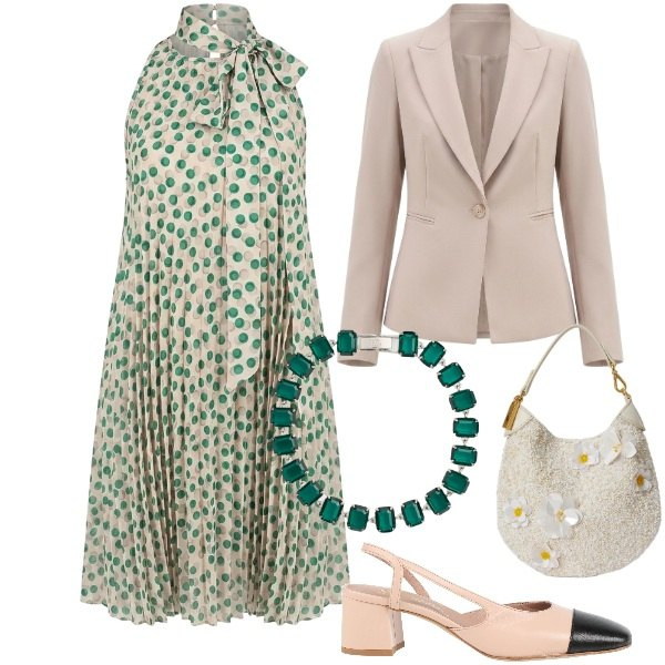 Outfit donna - Invitata speciale - Cerimonie Rinascimne. Stile Chic per Cerimonia. Abbinamento con décolleté, blazer, vestiti corti, braccialetti, pochette.