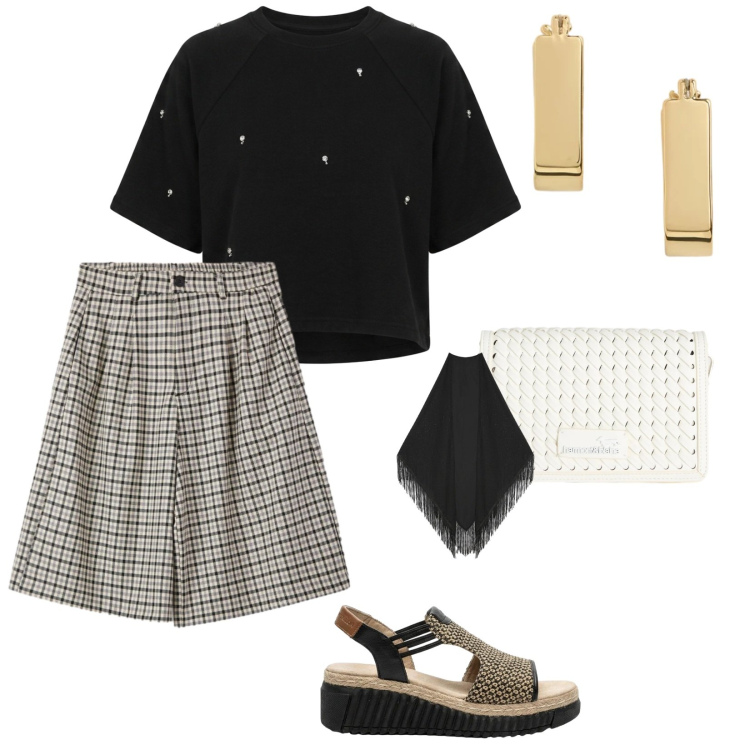 Outfit donna - Bermuda a giugno. per Serata fuori. Abbinamento con sandali, bermuda, borse a tracolla, t-shirt, foulard, orecchini.