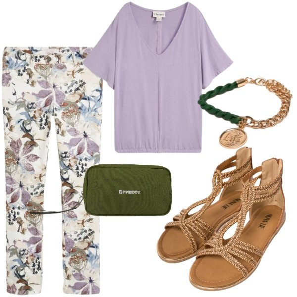 Outfit donna - Sandali flat. Stile Basic per Tutti i giorni. Abbinamento con pantaloni, t-shirt, sandali in pelle, braccialetti, valigie.