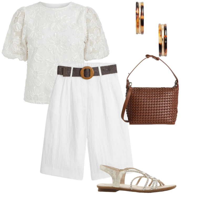 Outfit donna - Passeggiata pomeridiana. per Mare. Abbinamento con bermuda, sandali, borse a spalla, bluse, orecchini.