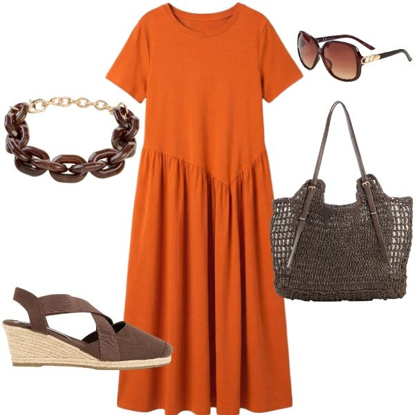 Outfit donna - abito asimmetrico. Stile Casual chic per Tutti i giorni. Abbinamento con vestiti, braccialetti, shopping bag, zeppe, occhiali da sole.