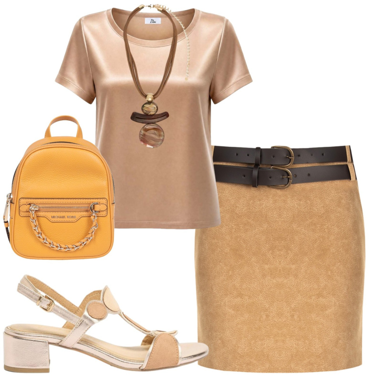 Outfit donna - Al lavoro. Stile Casual per Tutti i giorni. Abbinamento con zaini, sandali col tacco, minigonne, t-shirt, ciondoli.