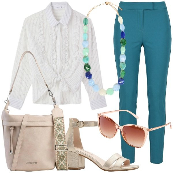Outfit donna - Ruches romantiche. Stile Glamour per Tutti i giorni. Abbinamento con occhiali da sole, borse a tracolla, sandali col tacco, camicie, pantaloni, collane.