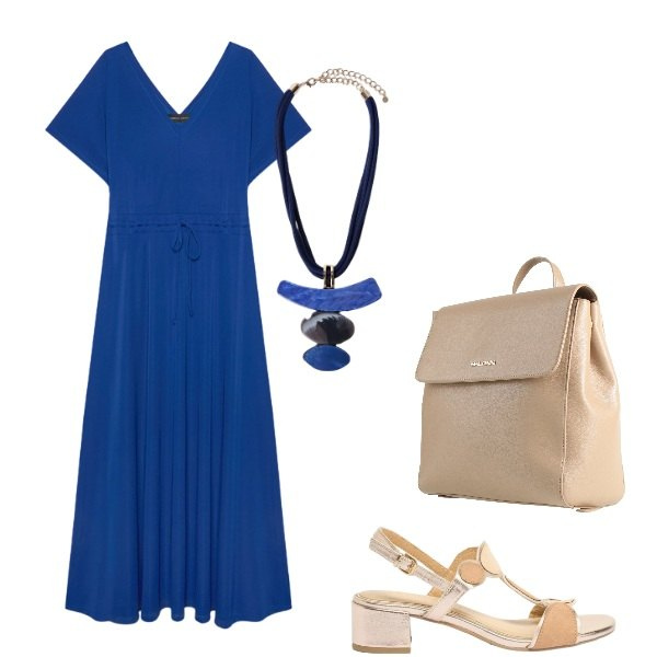 Outfit donna - Estate. Stile Casual chic per Tutti i giorni. Abbinamento con zaini, sandali col tacco, vestiti lunghi, ciondoli.
