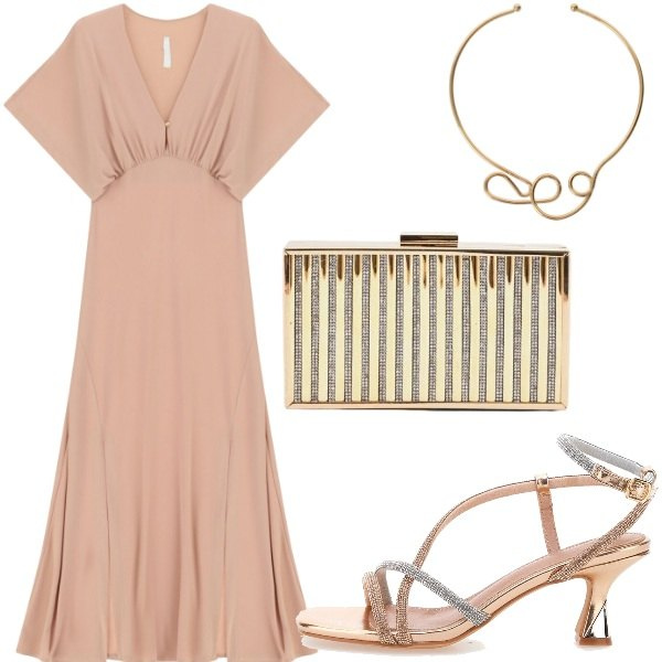 Outfit donna - Serata chic. Stile Chic per Serata fuori. Abbinamento con collane, clutch, vestiti lunghi, sandali col tacco.