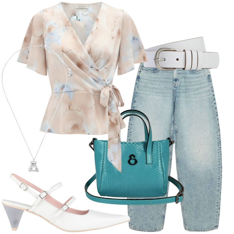 Outfit donna - Fine agosto. Stile Casual chic per Tutti i giorni. Abbinamento con décolleté, cinture, jeans, bluse, ciondoli, borse a mano.