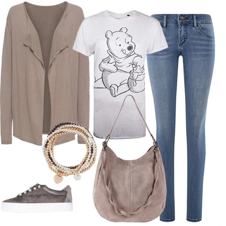 Outfit donna - Coffee time. Stile Basic per Tutti i giorni. Abbinamento con sneakers tennis, maglieria, borsa a mano marrone, bracciale, t-shirt bianco, jeans skinny vita bassa aderente blu.